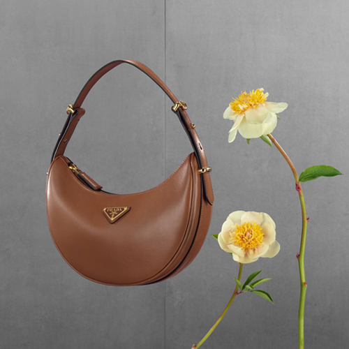 PRADA ARQUÉ 2023秋冬系列